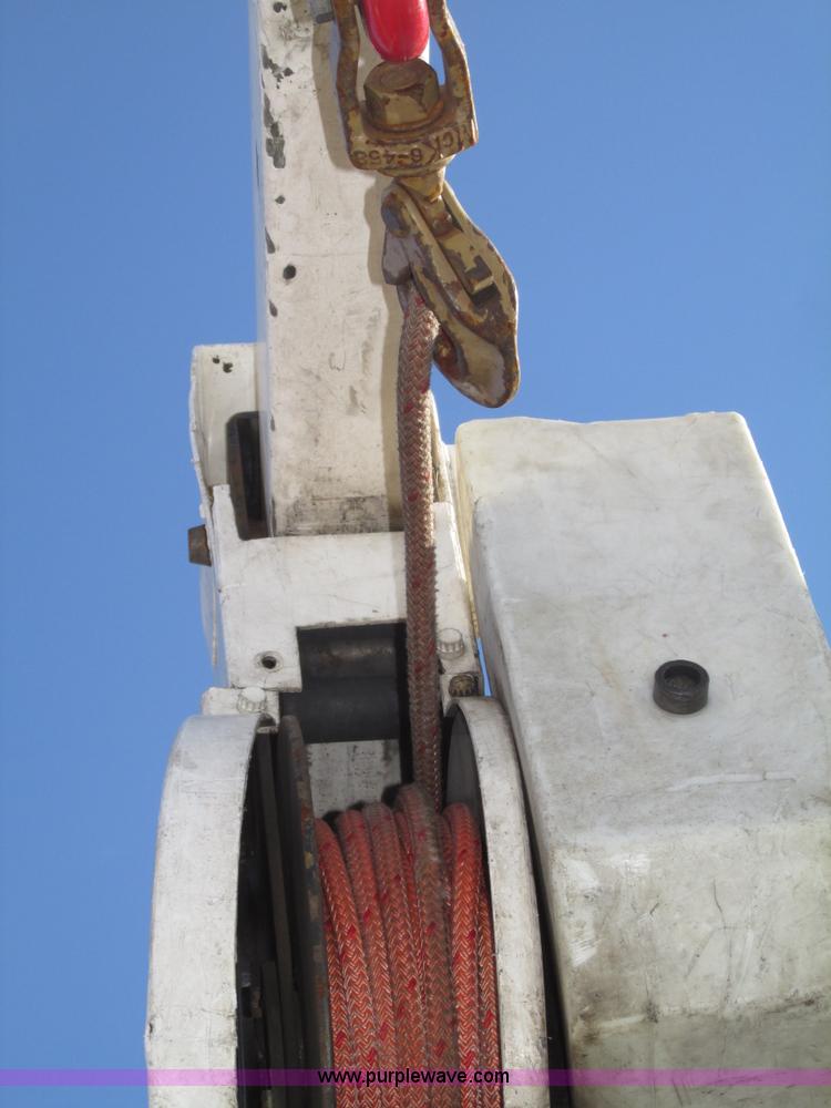 image for item G9891 2003 Terex Telelect Hi Range 460M truck boom