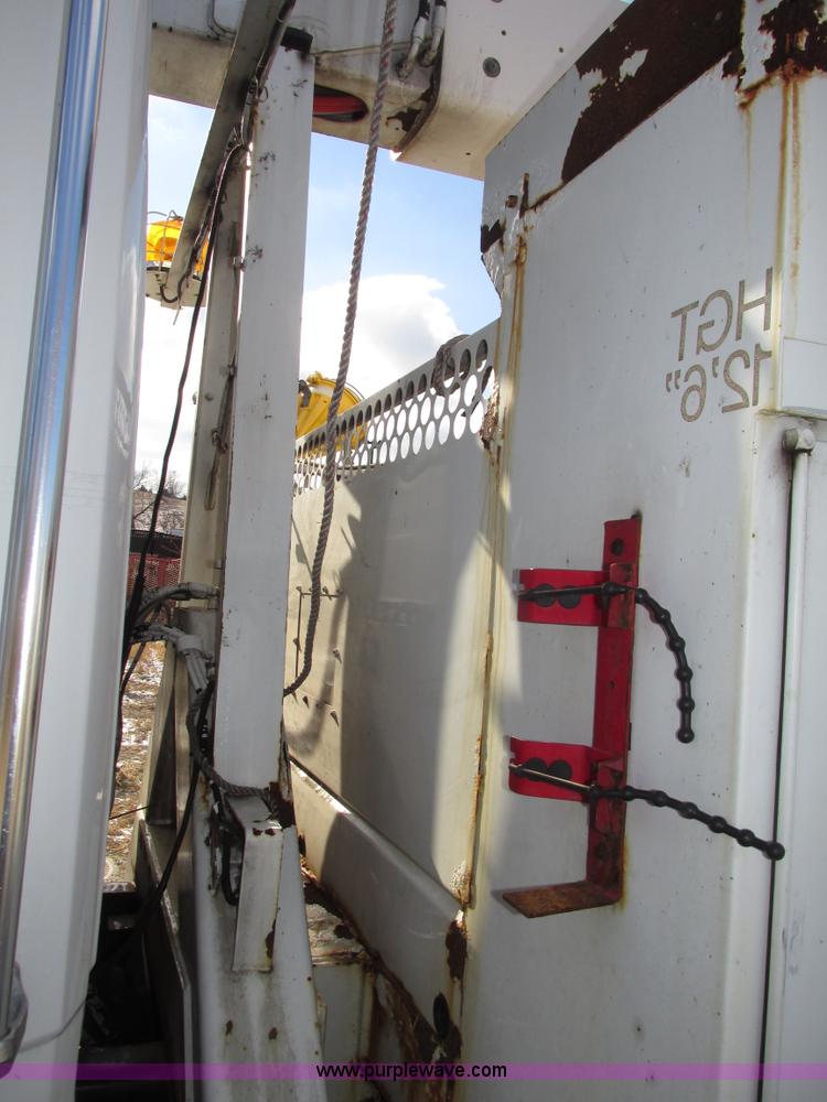 image for item G9891 2003 Terex Telelect Hi Range 460M truck boom