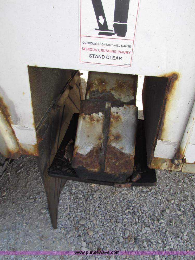 image for item G9891 2003 Terex Telelect Hi Range 460M truck boom