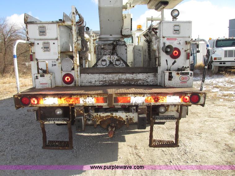 image for item G9891 2003 Terex Telelect Hi Range 460M truck boom