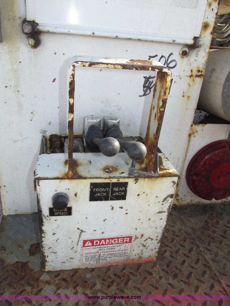 image for item G9891 2003 Terex Telelect Hi Range 460M truck boom