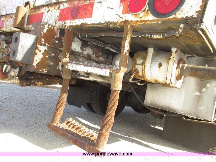 image for item G9891 2003 Terex Telelect Hi Range 460M truck boom