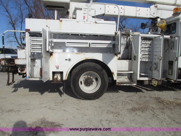 image for item G9891 2003 Terex Telelect Hi Range 460M truck boom