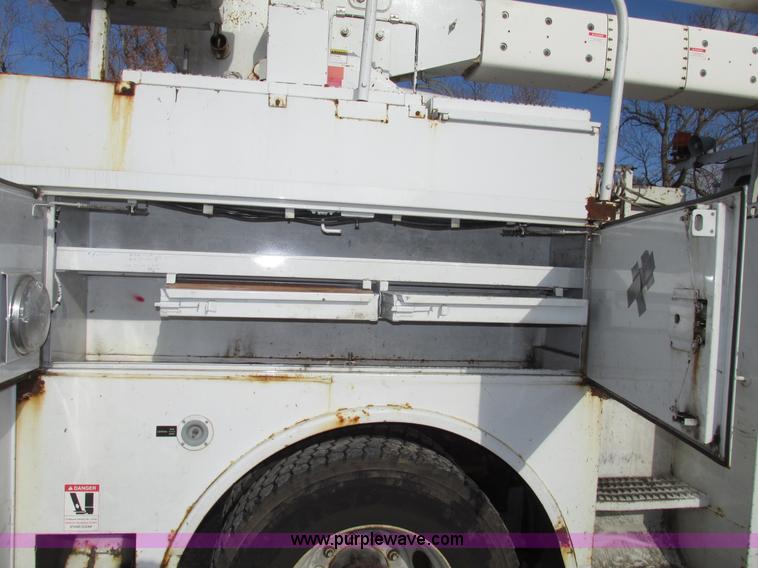 image for item G9891 2003 Terex Telelect Hi Range 460M truck boom