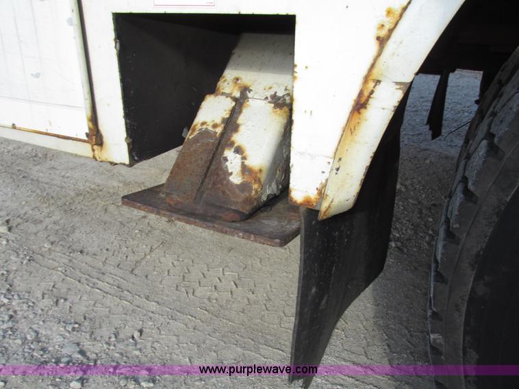 image for item G9891 2003 Terex Telelect Hi Range 460M truck boom