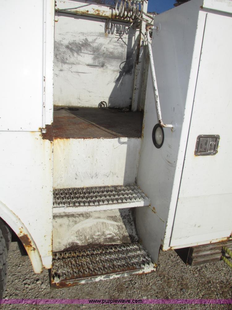 image for item G9891 2003 Terex Telelect Hi Range 460M truck boom