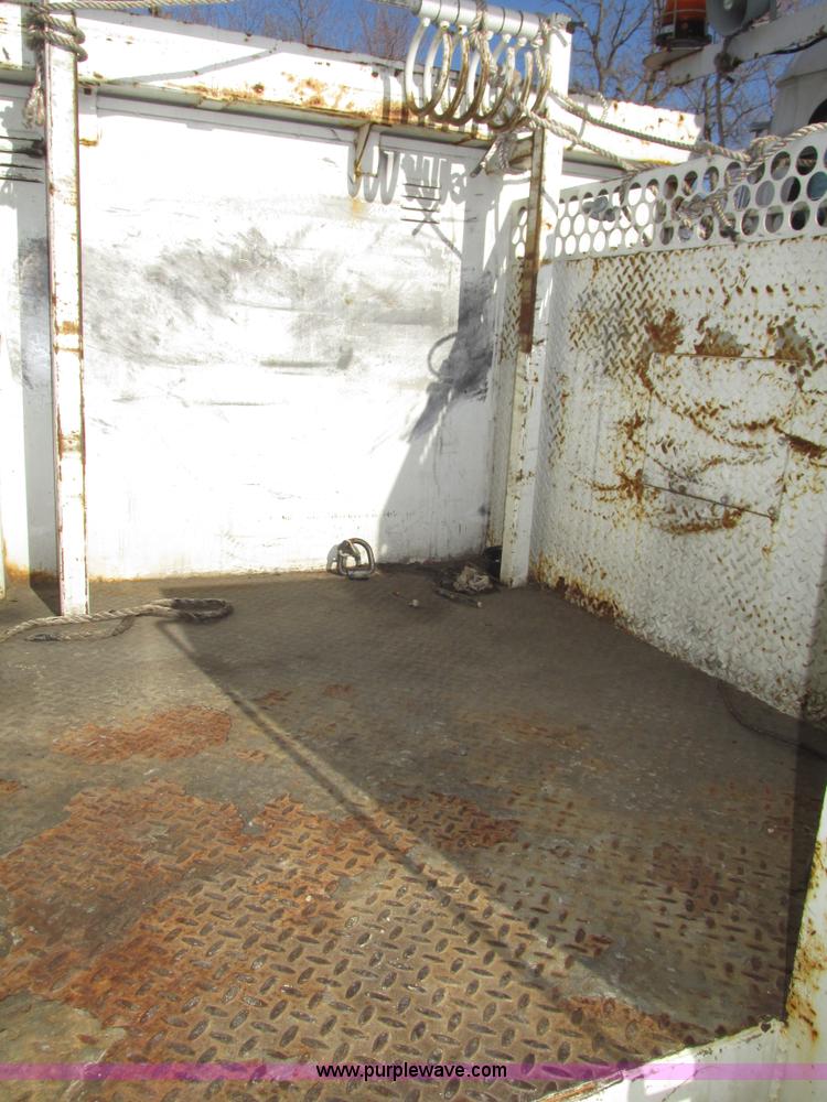 image for item G9891 2003 Terex Telelect Hi Range 460M truck boom