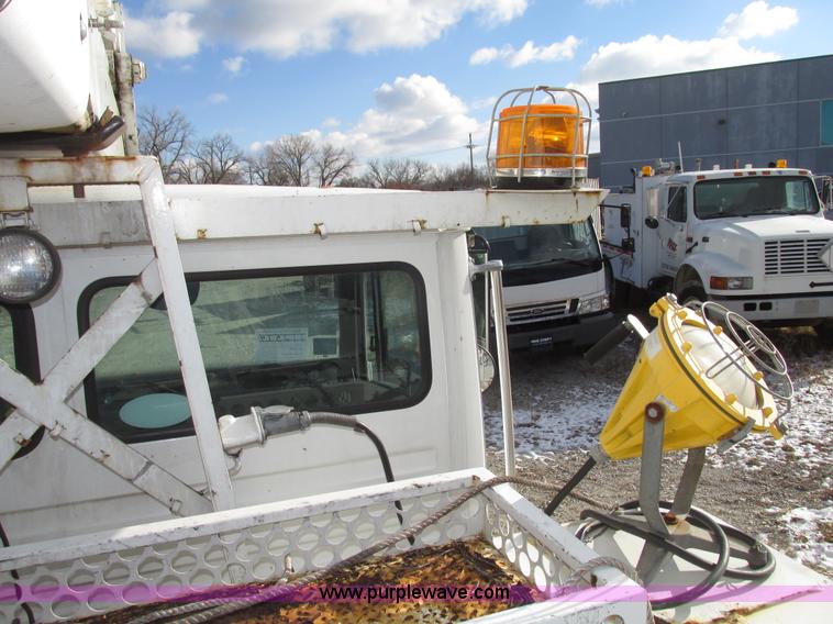 image for item G9891 2003 Terex Telelect Hi Range 460M truck boom