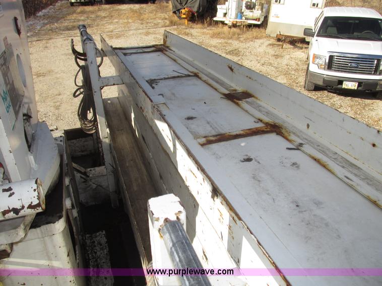 image for item G9891 2003 Terex Telelect Hi Range 460M truck boom