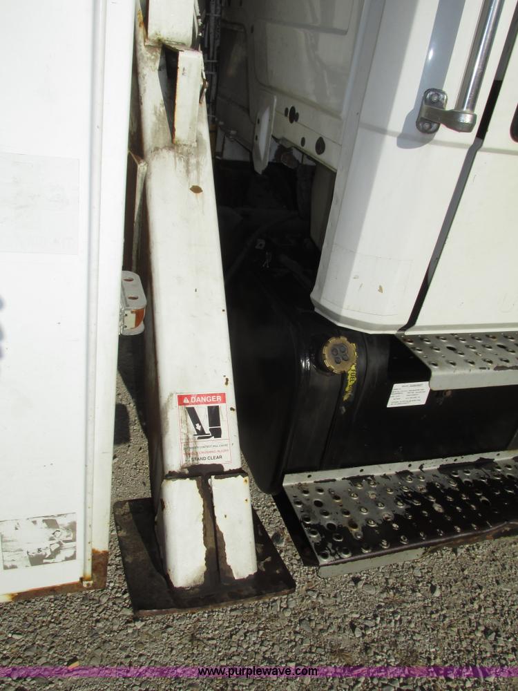 image for item G9891 2003 Terex Telelect Hi Range 460M truck boom