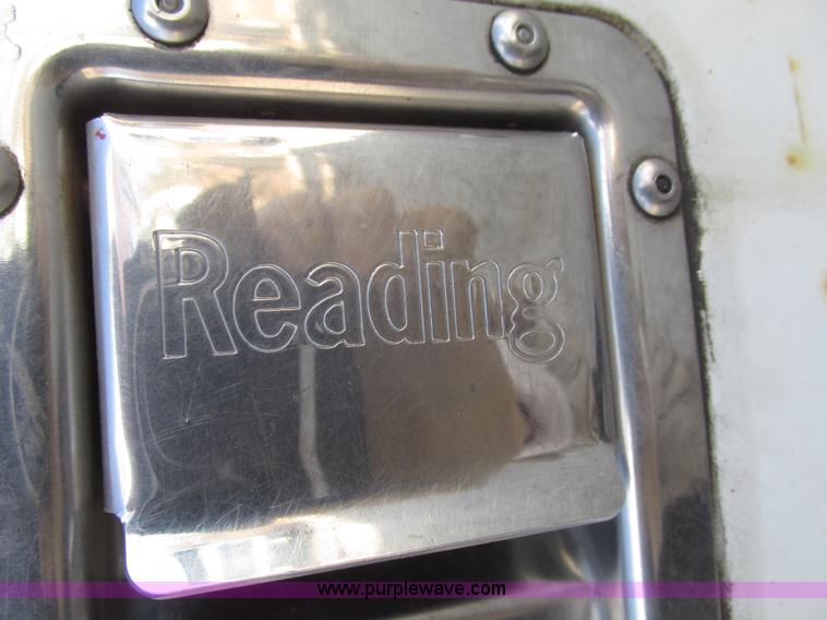 image for item G9891 2003 Terex Telelect Hi Range 460M truck boom