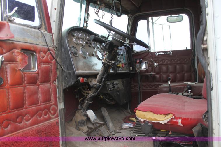 image for item H2016 1983 Peterbilt 359 dump truck