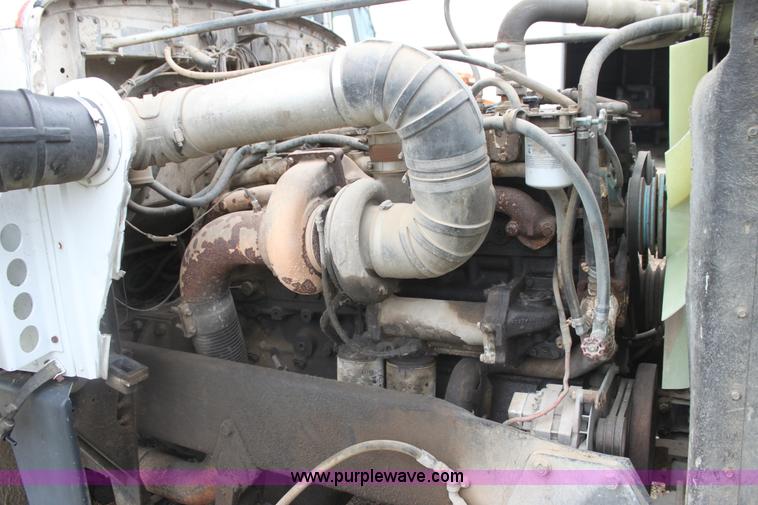 image for item H2016 1983 Peterbilt 359 dump truck