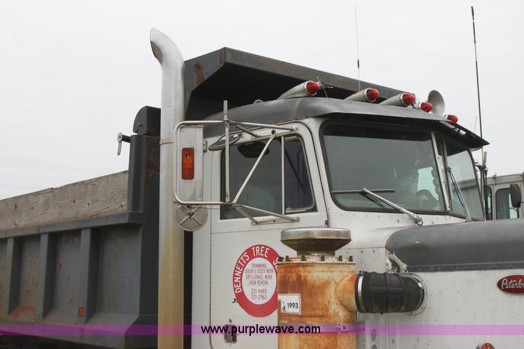 image for item H2016 1983 Peterbilt 359 dump truck