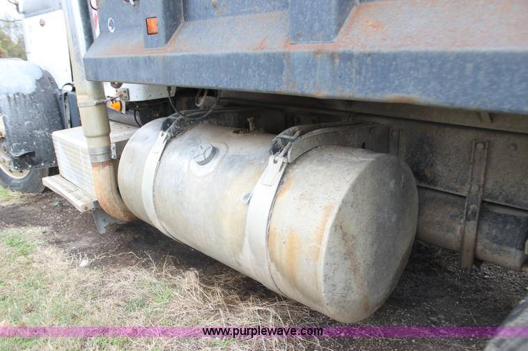 image for item H2016 1983 Peterbilt 359 dump truck