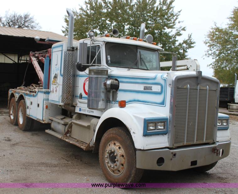 image for item H2027 1982 Kenworth W900 semi wrecker truck