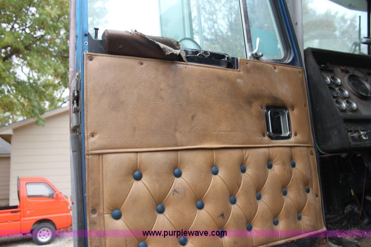 image for item H2027 1982 Kenworth W900 semi wrecker truck