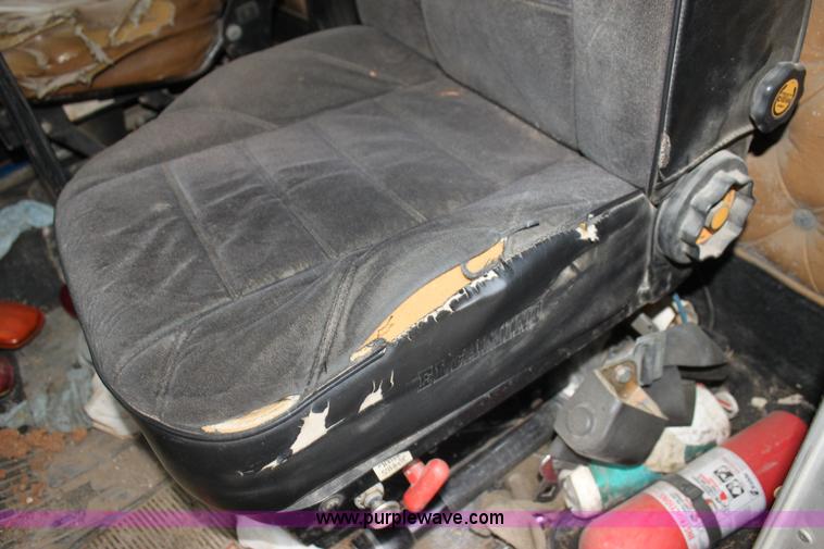 image for item H2027 1982 Kenworth W900 semi wrecker truck