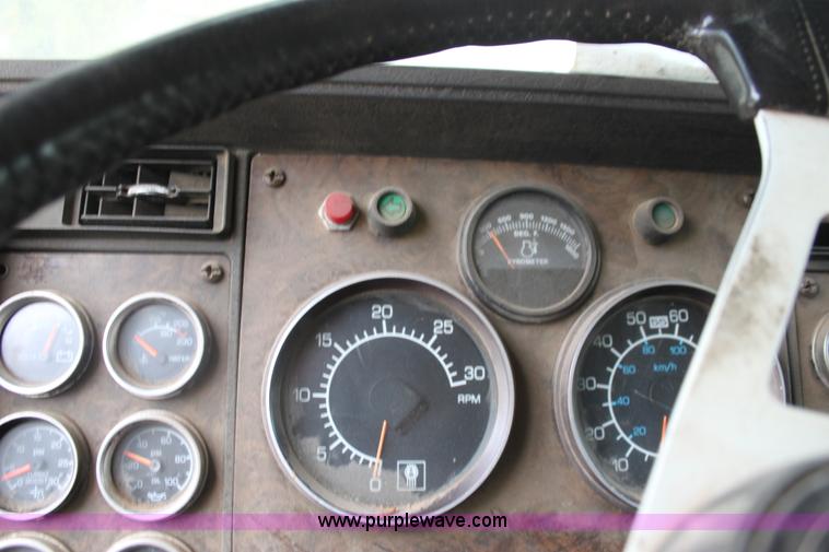 image for item H2027 1982 Kenworth W900 semi wrecker truck