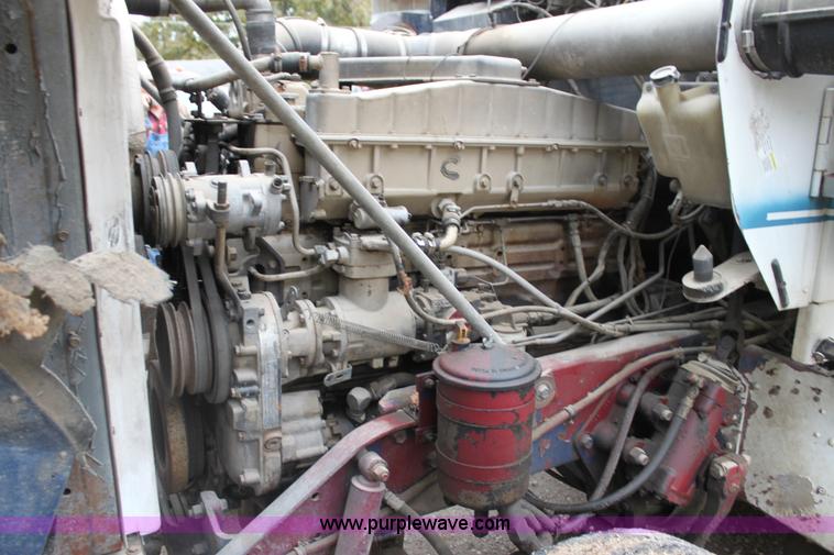 image for item H2027 1982 Kenworth W900 semi wrecker truck