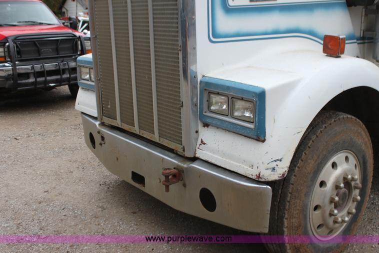 image for item H2027 1982 Kenworth W900 semi wrecker truck