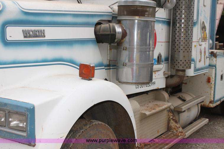 image for item H2027 1982 Kenworth W900 semi wrecker truck