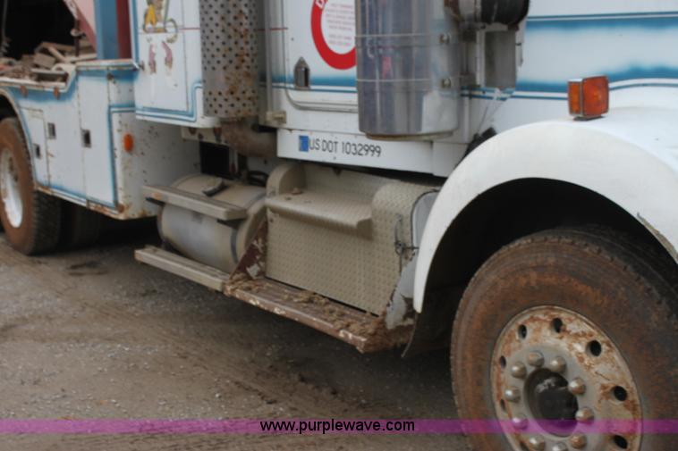 image for item H2027 1982 Kenworth W900 semi wrecker truck