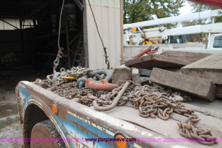 image for item H2027 1982 Kenworth W900 semi wrecker truck