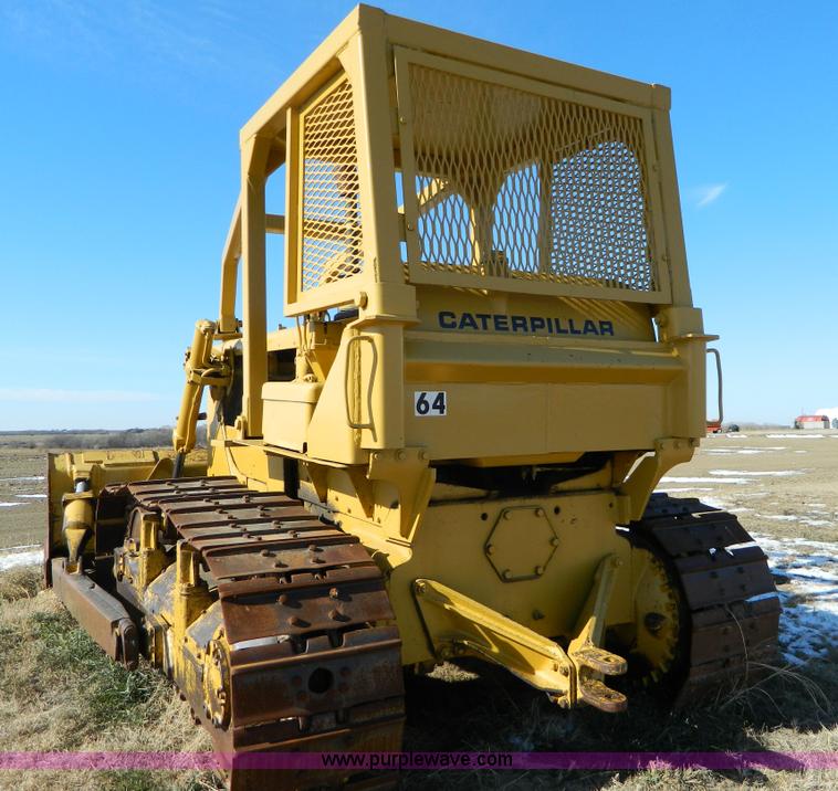 image for item H2335 1969 Caterpillar D6C dozer