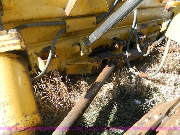 image for item H2335 1969 Caterpillar D6C dozer