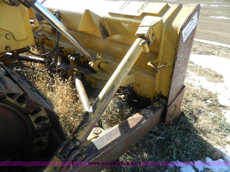 image for item H2335 1969 Caterpillar D6C dozer