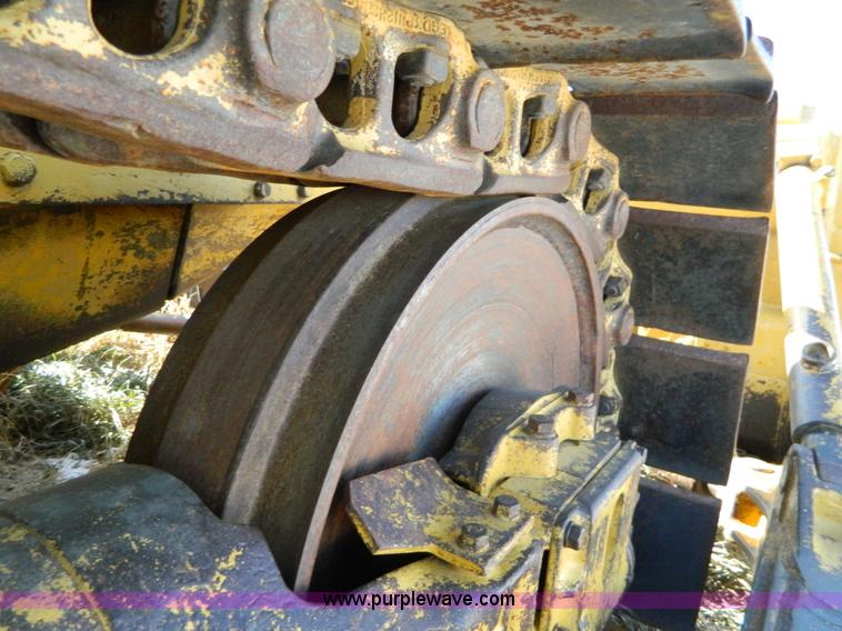 image for item H2335 1969 Caterpillar D6C dozer