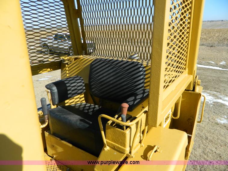 image for item H2335 1969 Caterpillar D6C dozer