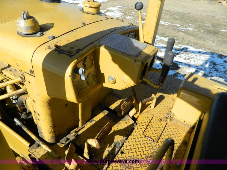 image for item H2335 1969 Caterpillar D6C dozer