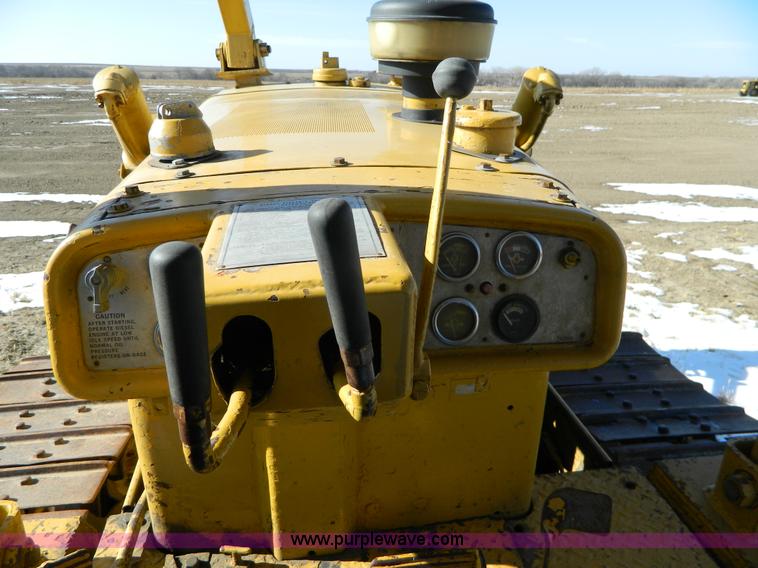 image for item H2335 1969 Caterpillar D6C dozer