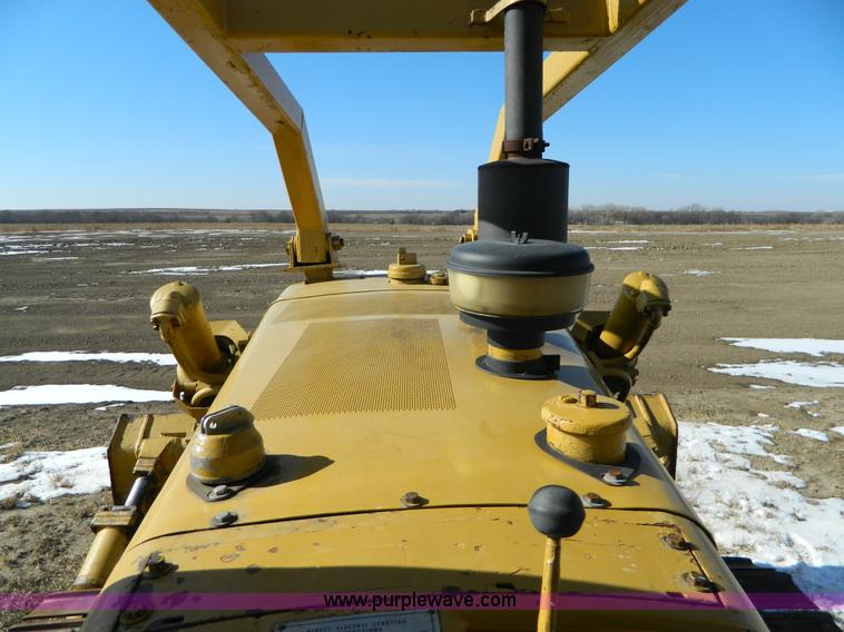 image for item H2335 1969 Caterpillar D6C dozer