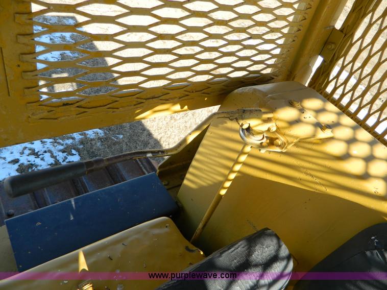 image for item H2335 1969 Caterpillar D6C dozer