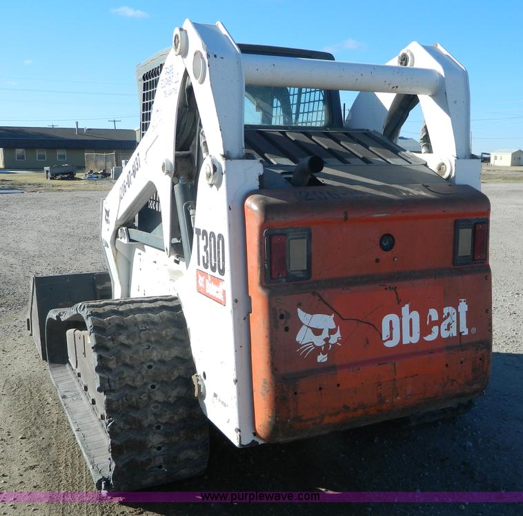 image for item H2339 2006 Bobcat T300 tracked skid steer