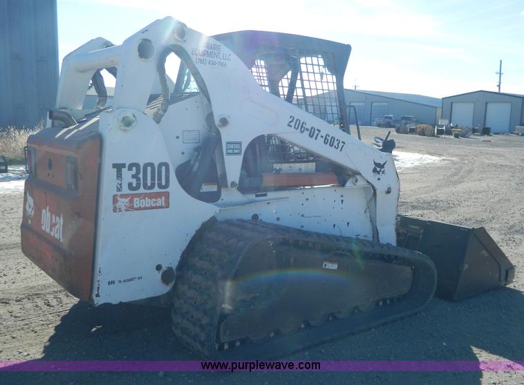image for item H2339 2006 Bobcat T300 tracked skid steer
