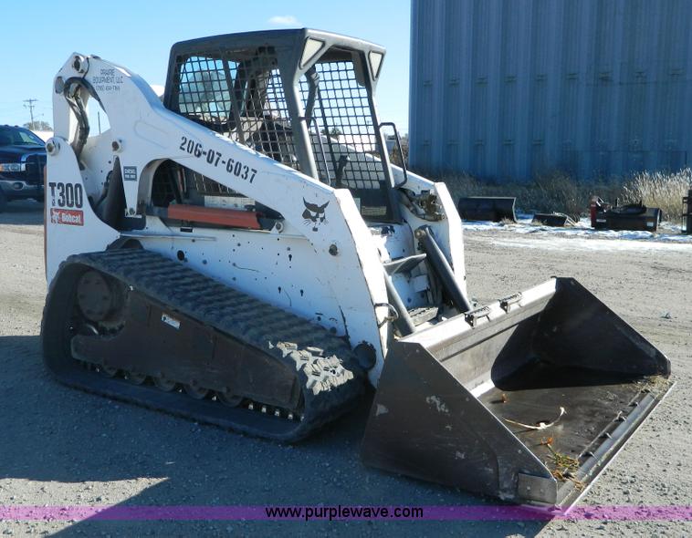 image for item H2339 2006 Bobcat T300 tracked skid steer