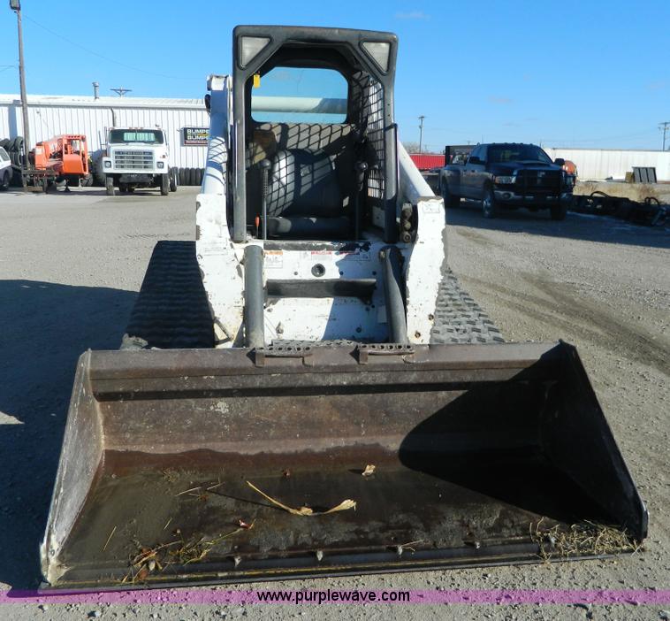 image for item H2339 2006 Bobcat T300 tracked skid steer