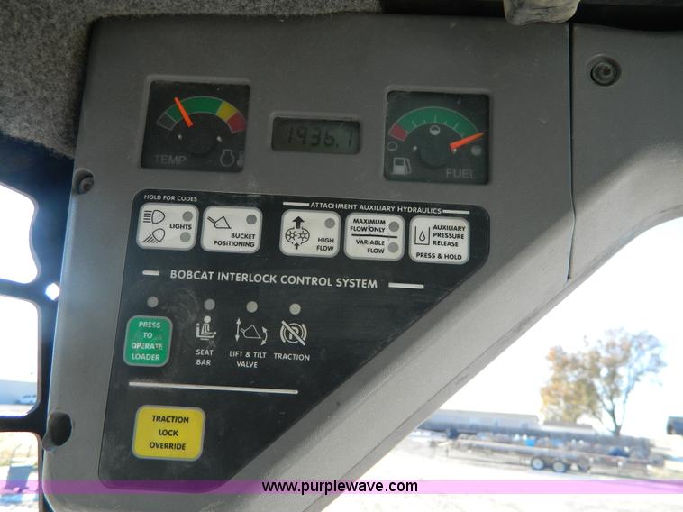 image for item H2339 2006 Bobcat T300 tracked skid steer