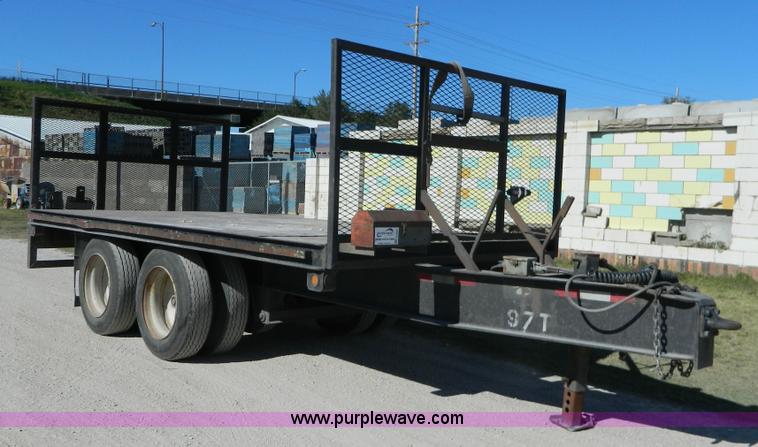 image for item H2352 1999 Neville pup trailer