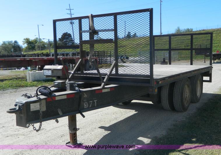 image for item H2352 1999 Neville pup trailer