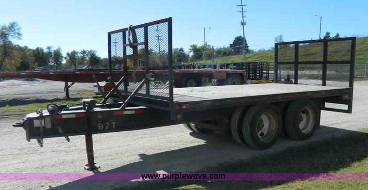 image for item H2352 1999 Neville pup trailer