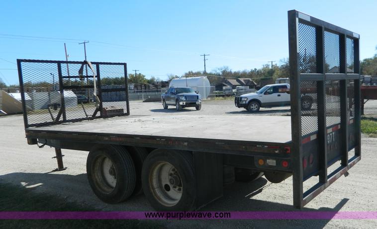 image for item H2352 1999 Neville pup trailer