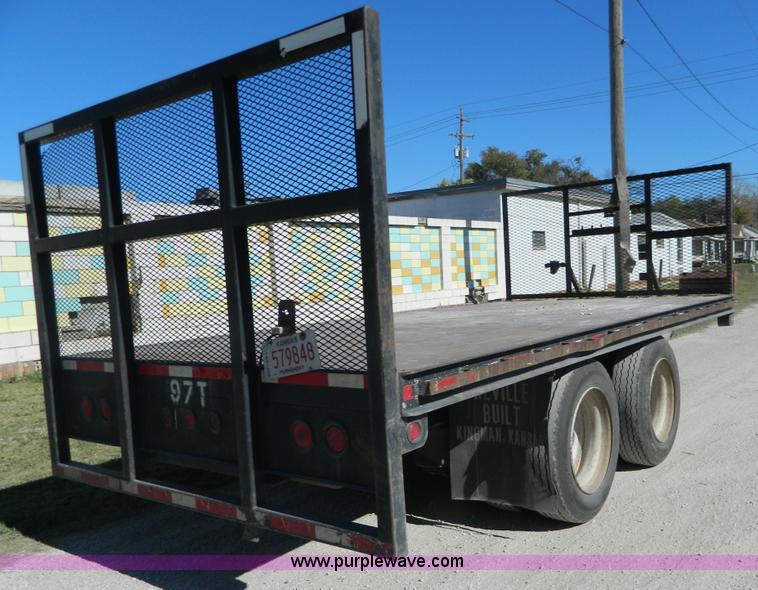 image for item H2352 1999 Neville pup trailer