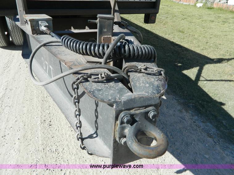 image for item H2352 1999 Neville pup trailer
