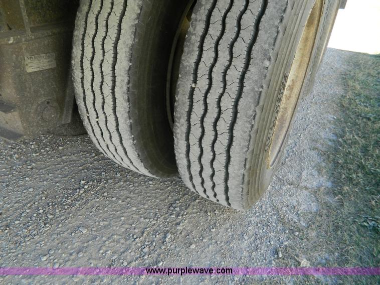 image for item H2352 1999 Neville pup trailer