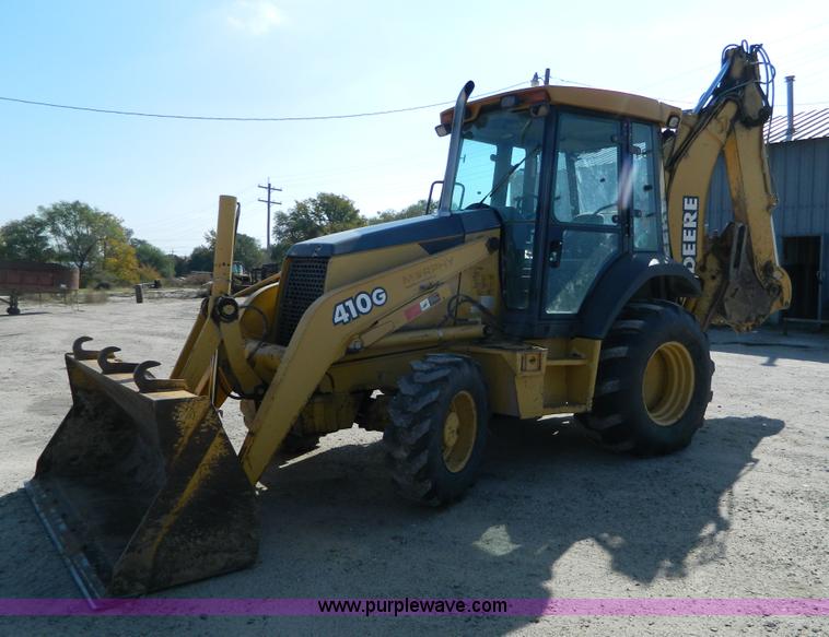 image for item H2358 2002 John Deere 410G backhoe